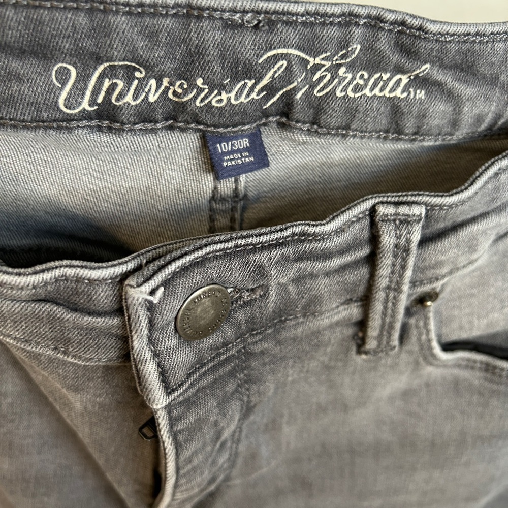Universal Thread Jeans - Picture 3 of 3